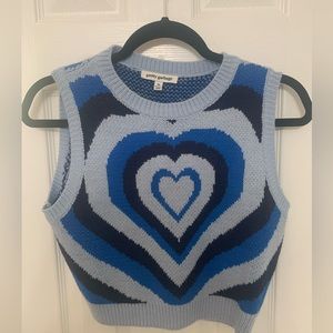 Pretty garbage cropped sleeveless sweater. Size M